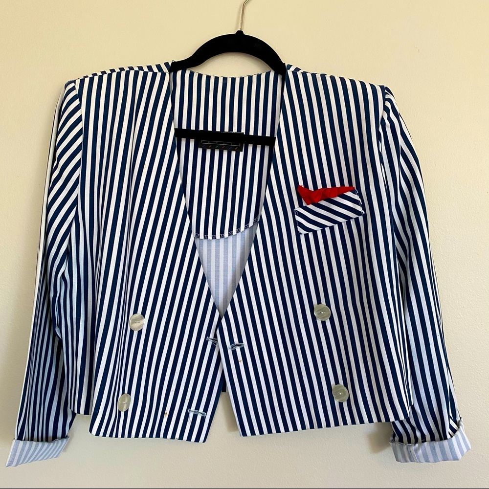 Vintage 80’s crop Blazer!